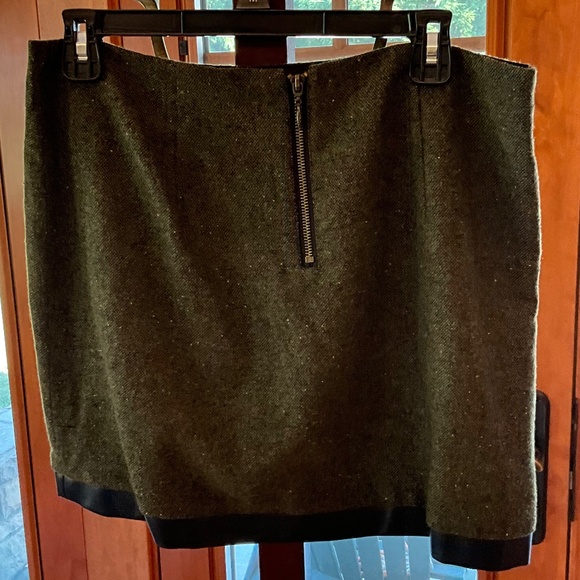 Kensie Green Tweed Skirt Set - Picture 9 of 10